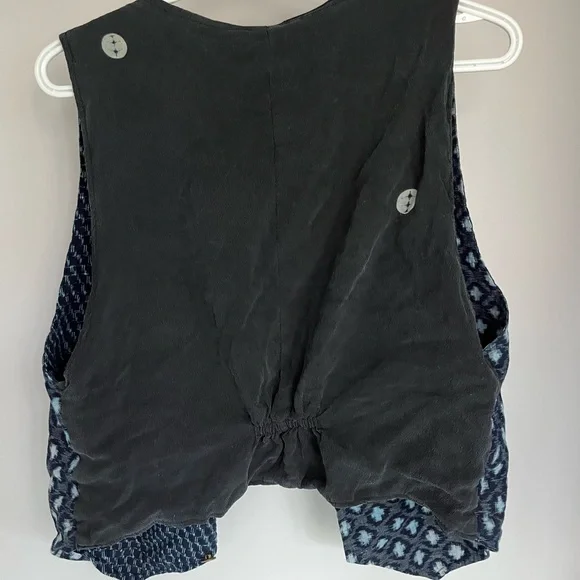 Stylish Blue Patterned Vest - Picture 2 of 2